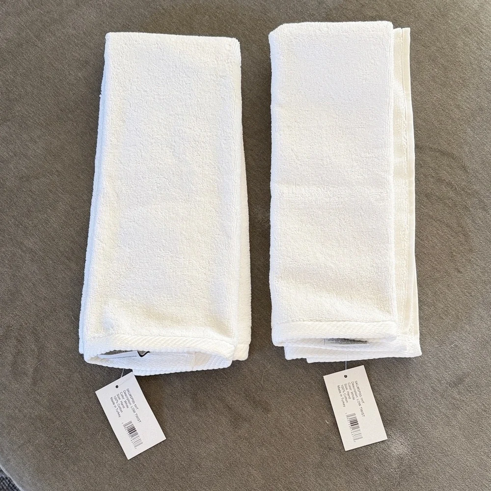 NWT White Monogrammed R Hand Towels
